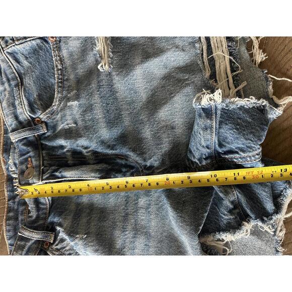 American Eagle High Rise Denim Mom Shorts Distressed Women’s size 10 - Picture 12 of 12